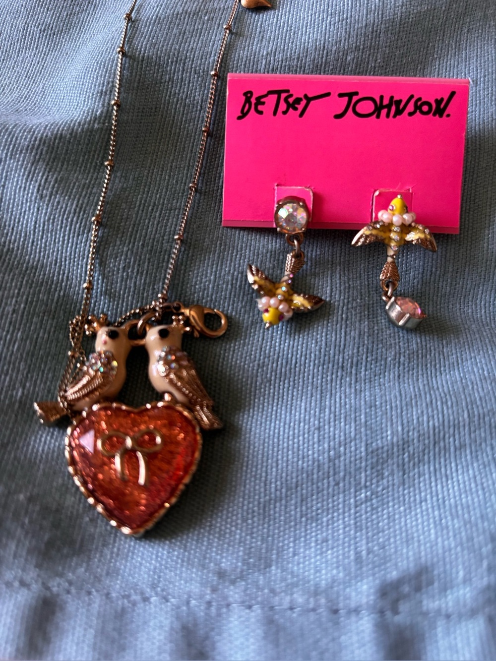 Betsey Johnson 2015 Dillards Lovebirds Necklace and Matching Bow Earrings